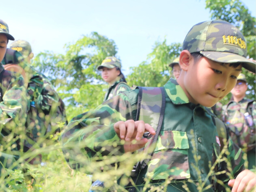Hình ảnh các con đang làm nhiệm vụ tại trại hè quân đội