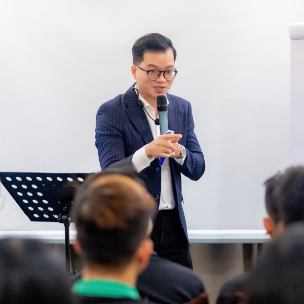 Lê Đặng Minh Nhật - Trainer UPO