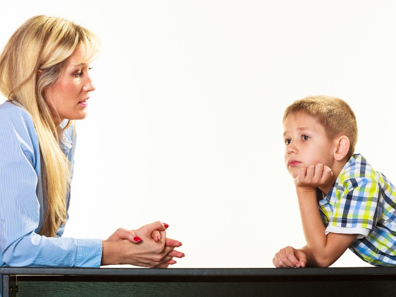 Cách dạy con khi trẻ ăn trộm tiền - Đánh phạt ư? KHÔNG! 9 Khi phát hiện con ăn trộm tiền, hãy tìm hiểu nguyên nhân cụ thể để có cách giải quyết “khôn ngoan” nhất cho vấn đề “nhạy cảm” này của trẻ