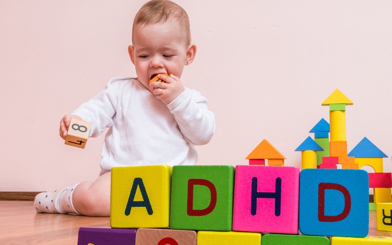 Cách dạy trẻ chậm nói giảm chú ý - Bố mẹ có thể giúp gì? 2 Rối loạn tăng động giảm chú ý (ADHD) là một hội chứng rối loạn phát triển thần kinh