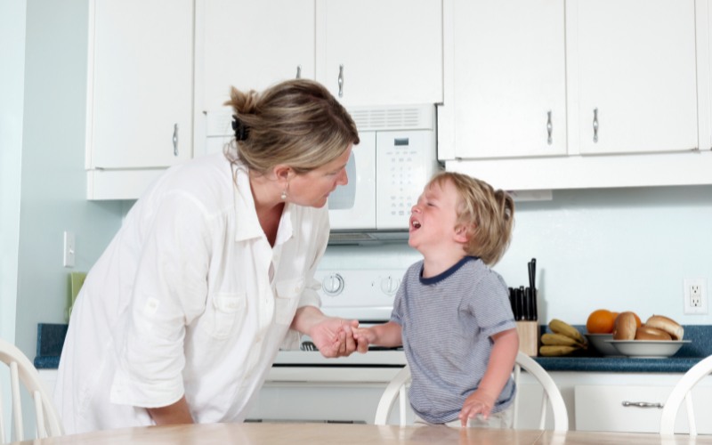 Cách dạy trẻ chậm nói giảm chú ý - Bố mẹ có thể giúp gì? 9 Mẹ bình tĩnh cũng chính là cho chính bản thân mình và con một không gian để vượt qua cảm xúc tiêu cực khi cách dạy trẻ chậm nói giảm chú ý