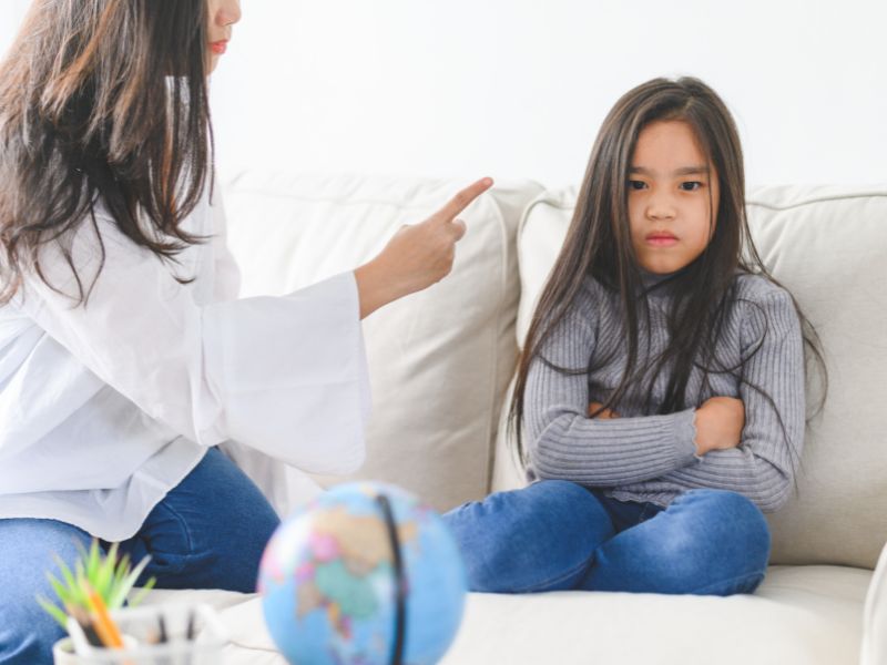 Trong trường hợp cần thiết nên có những hình phạt để răn đe con