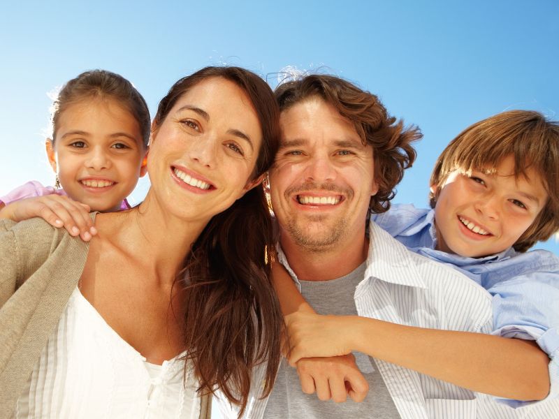 Ba mẹ hãy là một tấm gương tốt để trẻ học theo