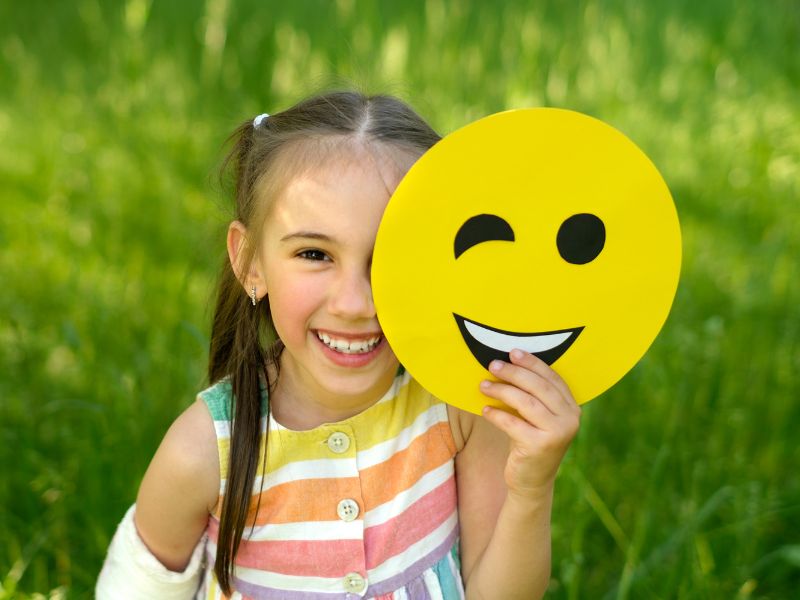 Dạy con giải tỏa cảm xúc tiêu cực bằng nhiều cách phù hợp