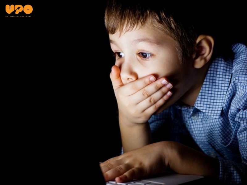 Xử lý tình huống tinh tế khi thấy trẻ thủ dâm