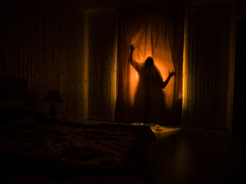 Ba mẹ cần lựa chọn những cấp độ phim kinh dị phù hợp với con