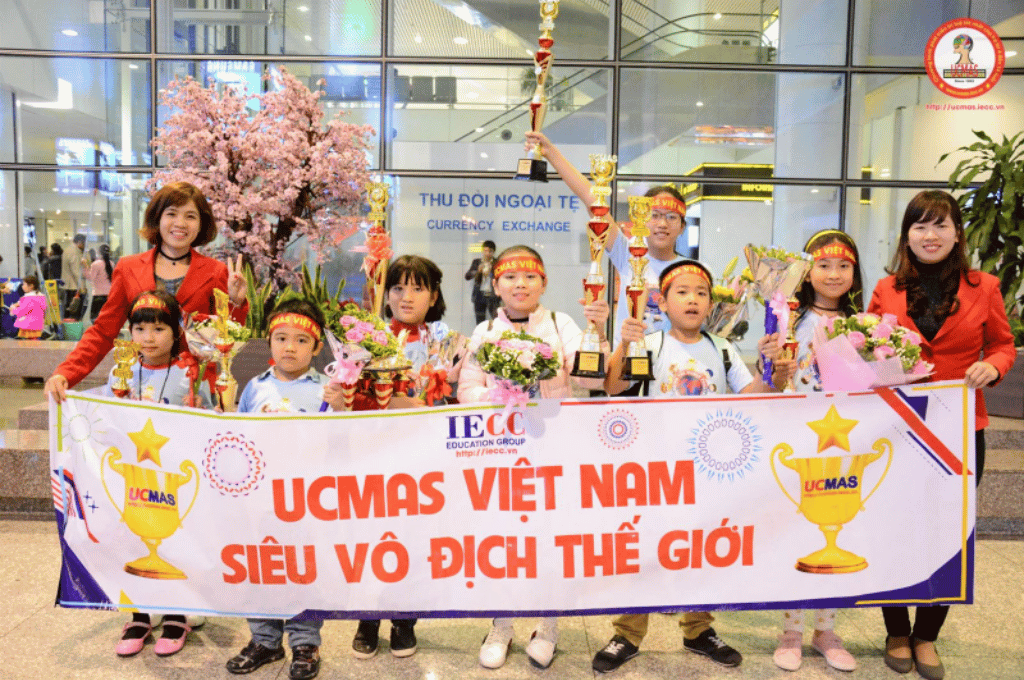 Cùng con yêu khám phá tri thức toán học với phương pháp Soroban tại UCMAS.