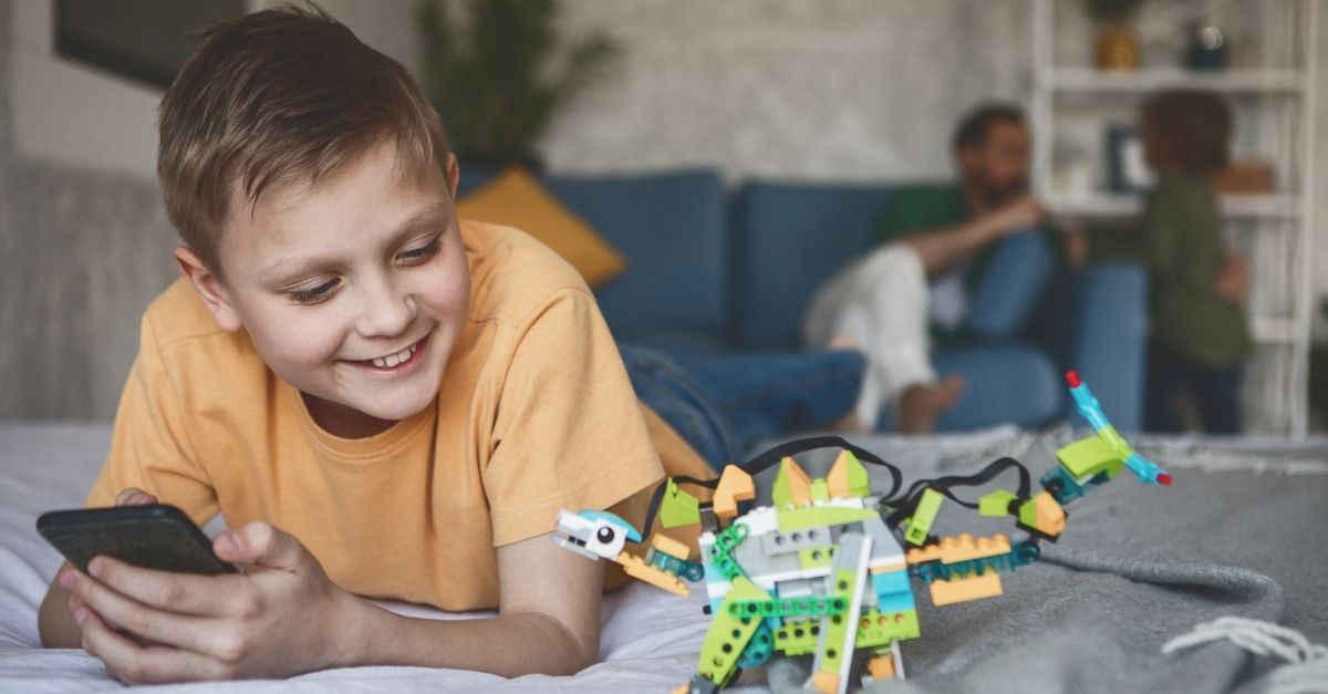 Đặc điểm phát triển nhận thức của trẻ em và 4 yếu tố ảnh hưởng 5 Lắp ghép giúp bé rèn luyện khả năng tư duy logic.