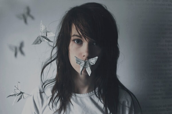 Chứng Alexithymia khiến trẻ khó miêu tả cảm xúc. 