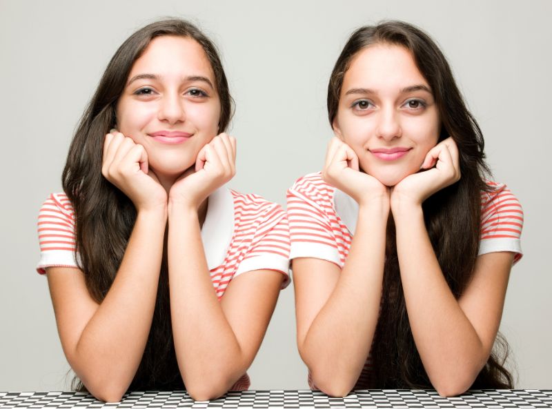 Dấu vân tay là gì? Thông tin thú vị có thể bạn chưa biết! 4 Mặc dù là anh em sinh đôi nhưng dấu vân tay mỗi người đều khác nhau