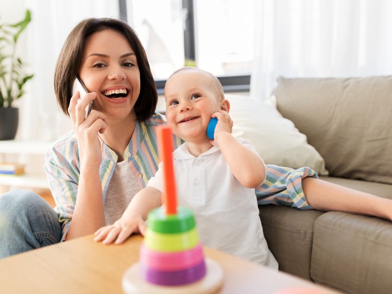 Ba mẹ hãy tạo ra những cuộc đối thoại trước mặt con để có thể làm gương cho con