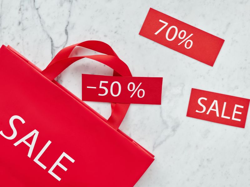 Dạy con cách cân nhắc để mua được giá tiết kiệm hơn