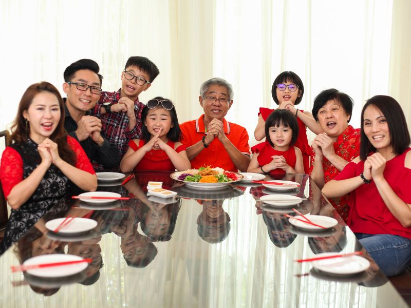 Đôi câu chúc Tết dành tặng anh chị sẽ giúp cho tình cảm của bé với anh chị em thêm gần gũi, bền chặt hơn.