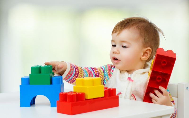 Dạy trẻ nhận biết màu sắc thế nào cho khoa học, dễ tiếp thu? 3 Ứng dụng những món đồ chơi này để dạy bé nhận biết màu sắc sẽ đem lại hiệu quả rất tốt