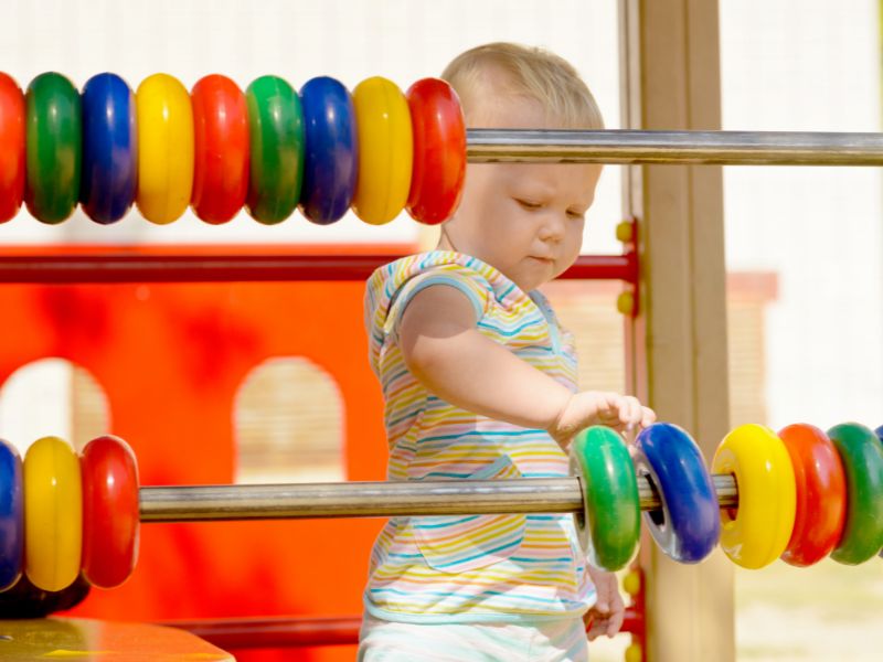 Đồ chơi tư duy cho bé