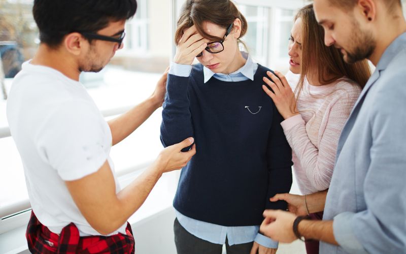 Sự thất bại là không thể tránh khỏi trong cuộc sống, ba mẹ hãy ở bên làm chỗ dựa để trẻ vượt qua những khó khăn lúc đó 