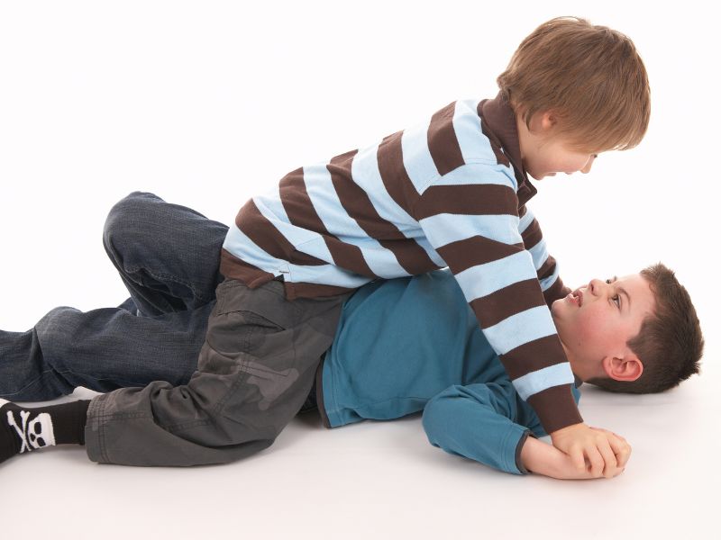 Một số điều tiêu cực xảy ra trên đường đến trường cũng trở thành lý do khiến bé bị chứng sợ đi học