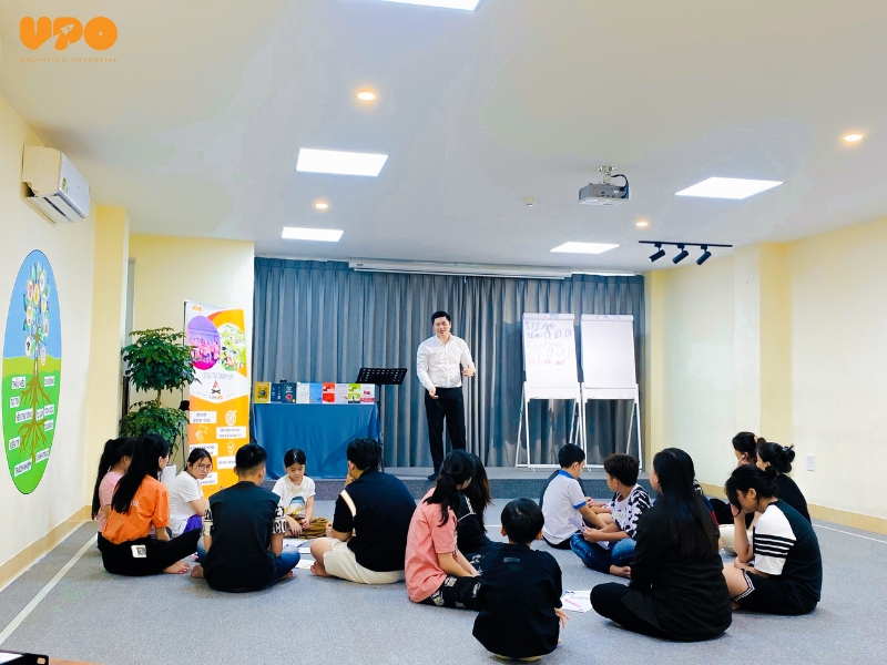 Hình ảnh lớp học trại hè 1 ngày tại UPO