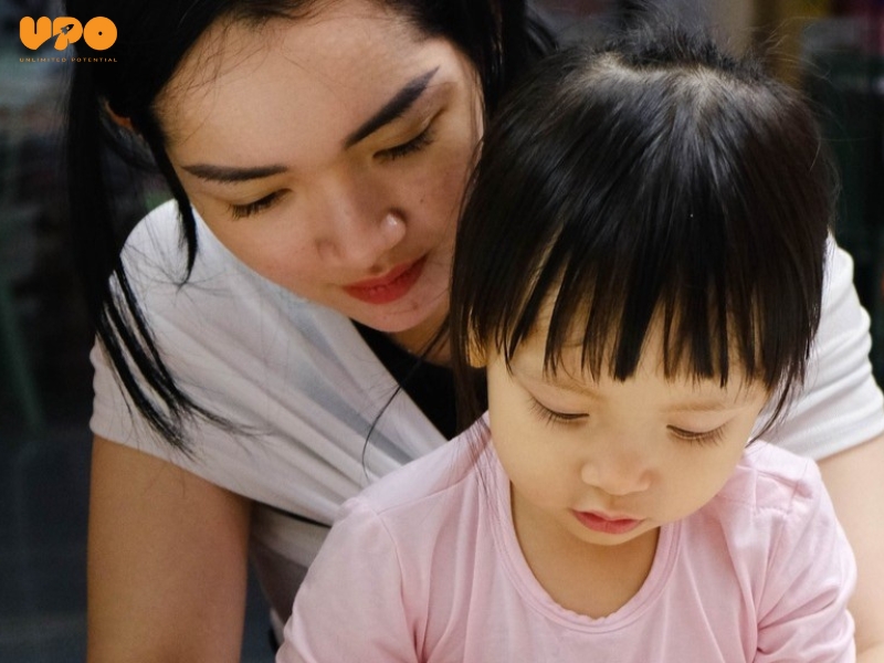 Nuôi dưỡng cảm xúc cho con bằng tình yêu thương, kiên nhẫn và bao dung