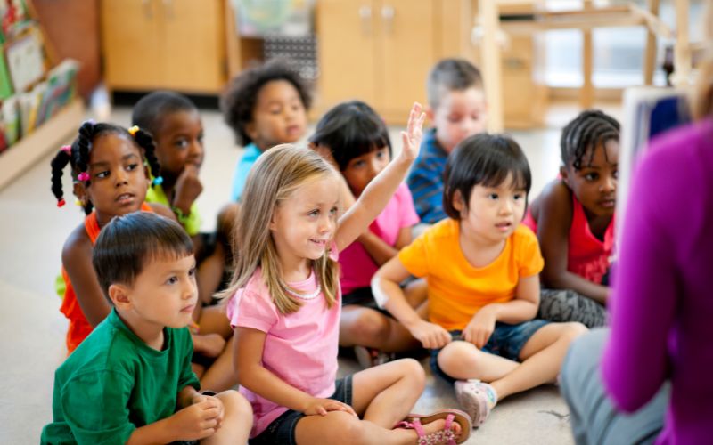 Phát huy tiềm năng với kỹ năng làm việc nhóm cho trẻ mầm non 8 Bố mẹ cần giúp trẻ tự tin hơn để trẻ có thể phát huy được những ưu điểm khác biệt của chính bản thân