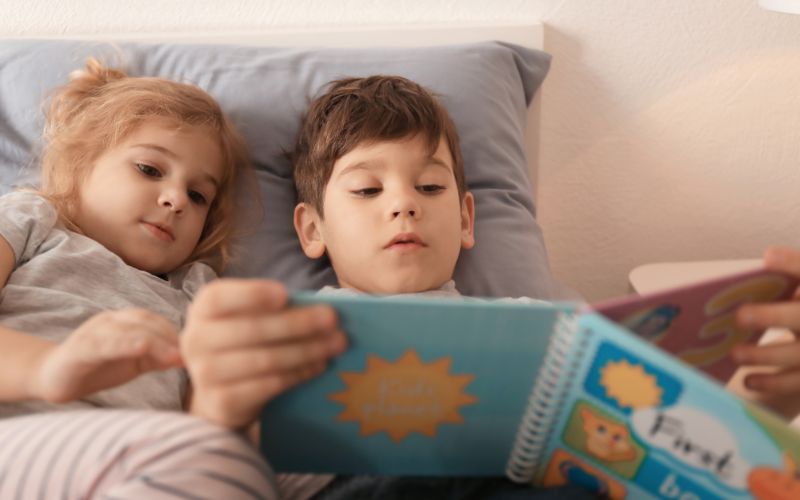 Phim ảnh và truyện kể có giá trị giáo dục tích cực cho bé