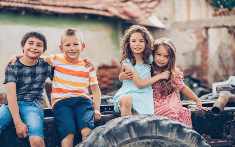 San sẻ và yêu thường là đức tính tốt cần dạy cho trẻ mầm non