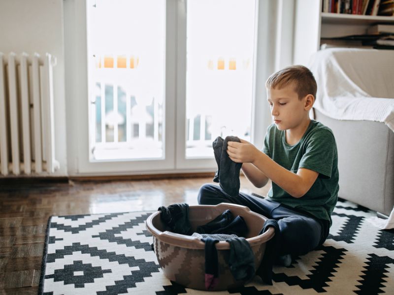 20+ kỹ năng sống dành cho học sinh để phát triển TỐI ƯU NHẤT 9 Việc có khả năng tự lập giúp các em xây dựng lòng tin vào bản thân, giảm bớt sự phụ thuộc vào người khác