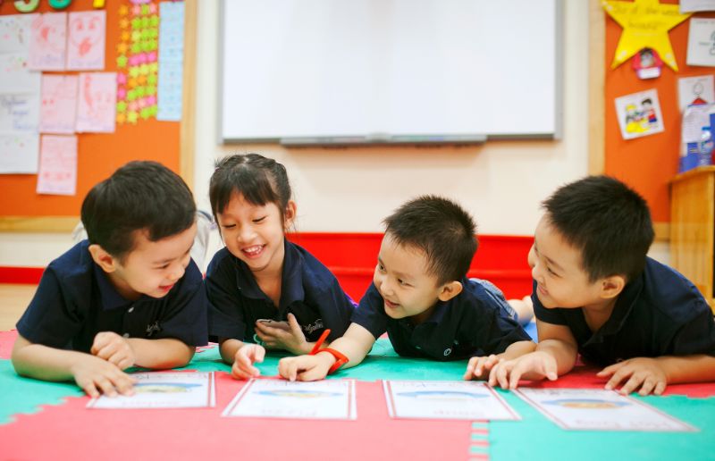 20+ kỹ năng sống dành cho học sinh để phát triển TỐI ƯU NHẤT 11 Kỹ năng Teamwork (làm việc nhóm) là một kỹ năng cần thiết trong quá trình đi học và đời sống của trẻ