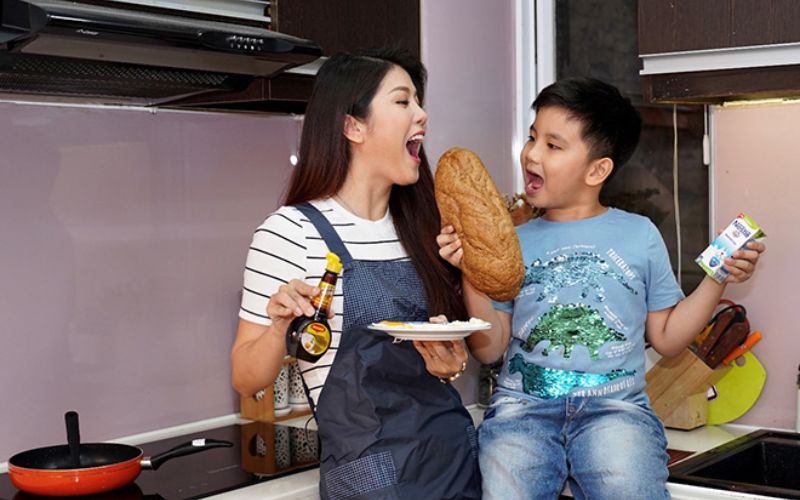 Dạy trẻ kỹ năng sống hợp tác làm sao để trẻ không ỷ lại? 8 Cha mẹ có thể cùng con cái tham gia các hoạt động tại nhà