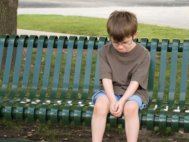 Tránh cho người lạ biết con trẻ đang ở một mình và không có người lớn đi kèm