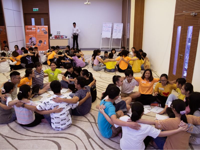 7 Lớp kỹ năng sống cho trẻ ở Nha Trang HẤP DẪN NHẤT mùa hè này! 2 Các bé có cơ hội được giao lưu và xây dựng tình bạn đẹp tại UPO.