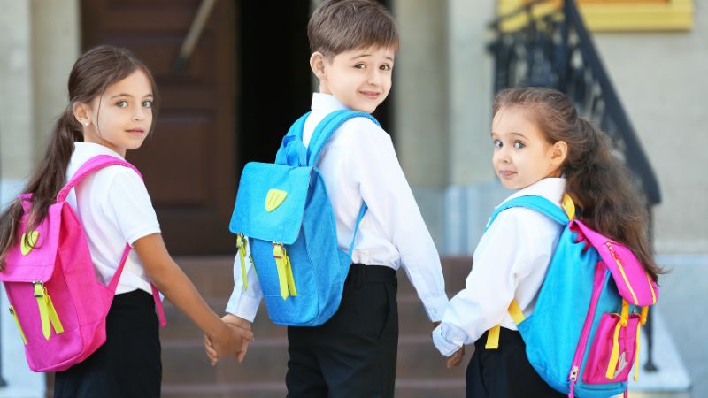 18+ kỹ năng sống cho trẻ tiểu học VỮNG CHÃI bước vào đời 1 Trẻ được rèn luyện kỹ năng sống tiểu học qua khóa học DreamUP tại UPO