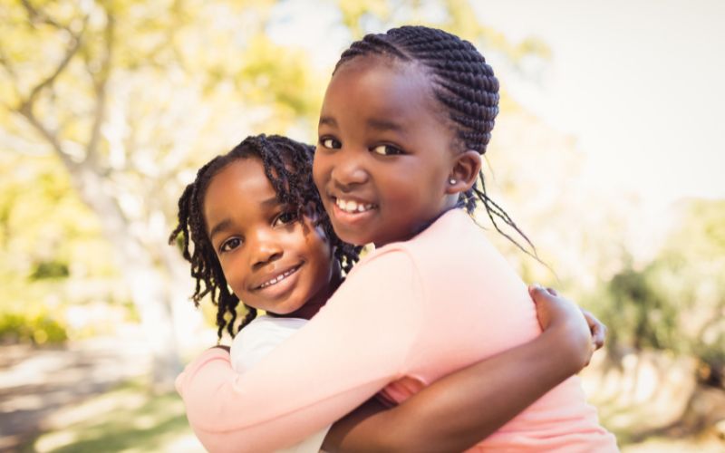 18+ kỹ năng sống cho trẻ tiểu học VỮNG CHÃI bước vào đời 9 Bé cần có kỹ năng sống tiểu học về giao tiếp để hòa nhập với mọi người và bạn bè