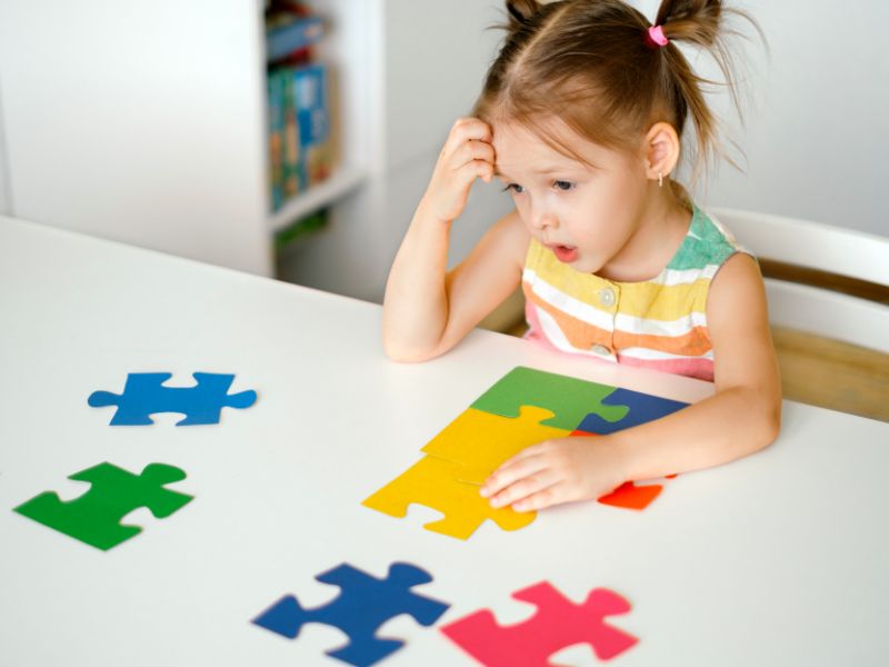 Dạy kỹ năng sống cho trẻ 4 tuổi - lứa tuổi con đầy sự tò mò! 12 Dạy trẻ 4 tuổi rèn luyện sự kiên nhẫn mang lại ý nghĩa rất quan trọng cho sự phát triển của trẻ sau này