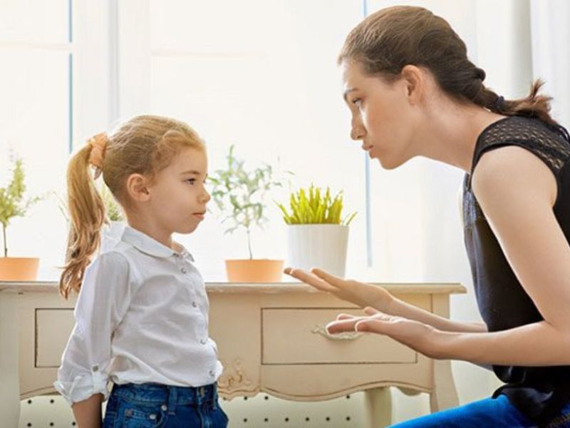 Khuyến khích con chủ động suy nghĩ và cho phép con mắc sai lầm