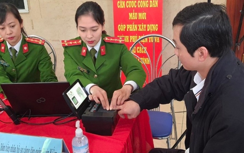 Làm căn cước công dân sử dụng scan vân tay