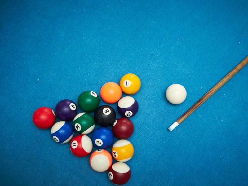 50+ trò chơi phát triển tư duy cho trẻ mầm non từ 3 - 5 tuổi 16 Cùng con chơi bida để gia đình thêm gắn kết.