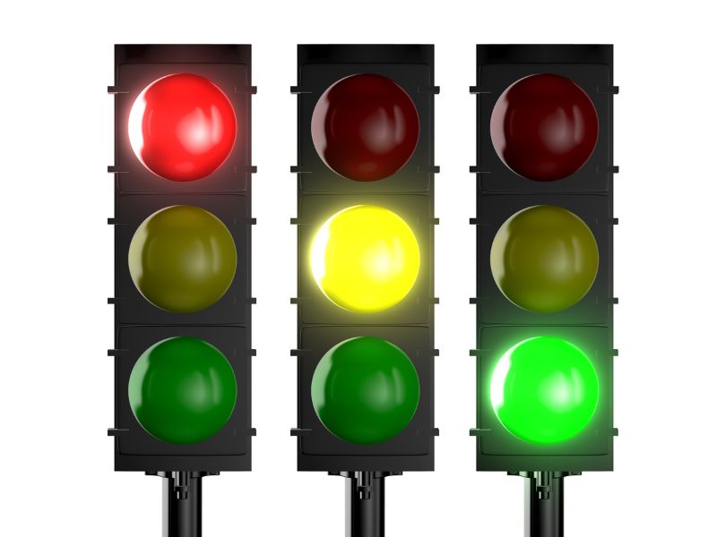 50+ trò chơi phát triển tư duy cho trẻ mầm non từ 3 - 5 tuổi 46 Bé cùng ba mẹ tập tham gia chơi trò đèn xanh đèn đỏ.