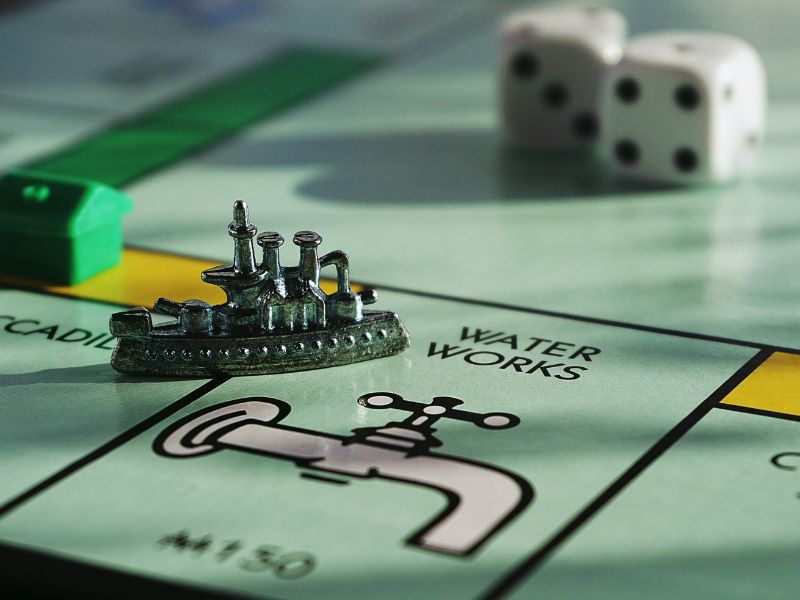 50+ trò chơi phát triển tư duy cho trẻ mầm non từ 3 - 5 tuổi 7 Board game giúp bé được thảo luận, tương tác với nhau cũng như rèn luyện trí não phản xạ nhanh hiệu quả hơn so với việc để con tự chơi một mình.