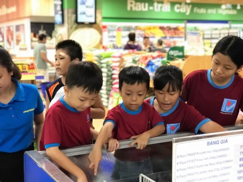 "Bỏ túi" 11+ lớp học kỹ năng sống cho trẻ 12 tuổi CHẤT LƯỢNG 13 Trung tâm kỹ năng sống Rồng Việt Education