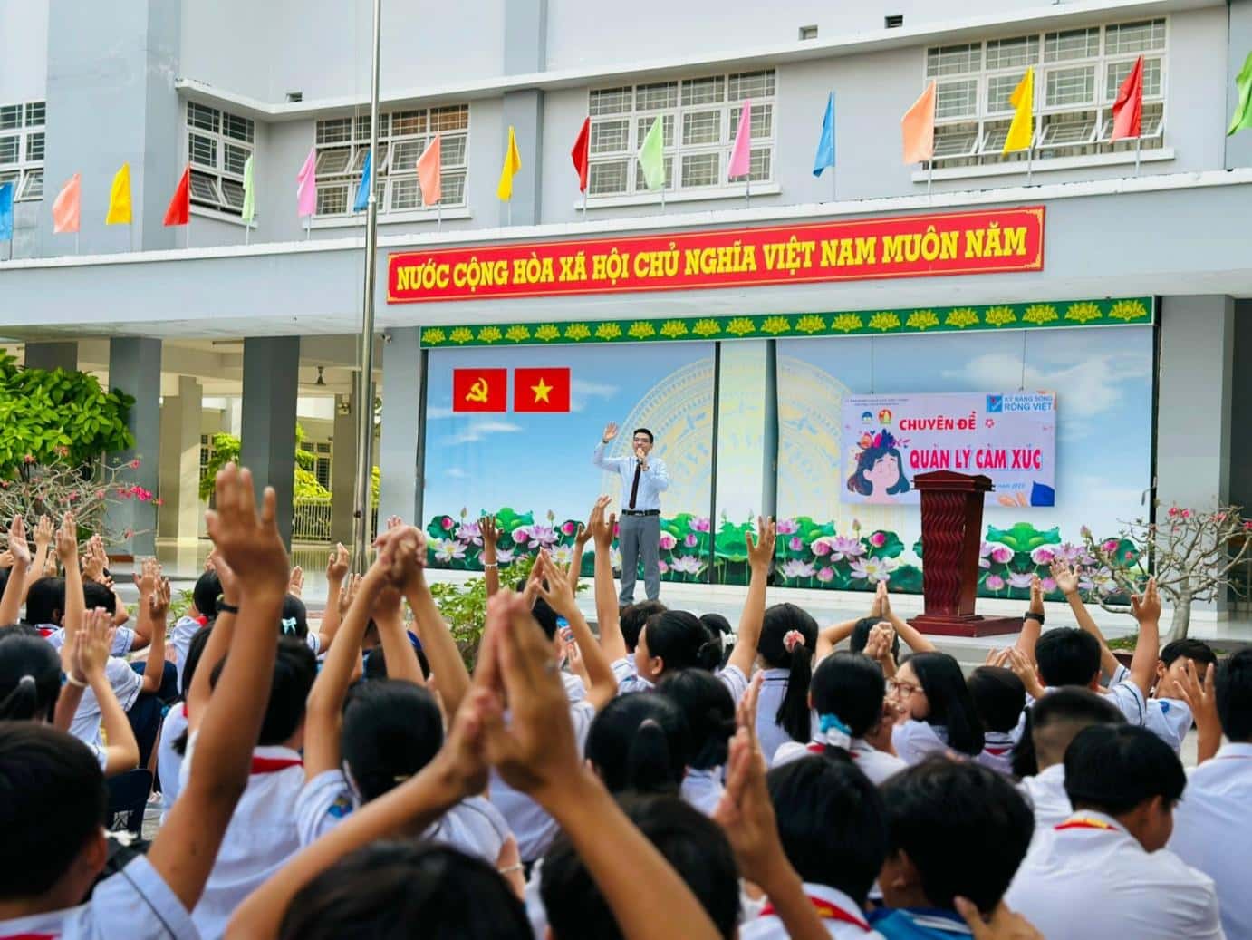 Tổng hợp 10+ lớp học kỹ năng sống cho trẻ 13 tuổi HÀNG ĐẦU 11 Rồng Việt Education hoạt động trong lĩnh vực: KHOA HỌC - TÂM LÝ - GIÁO DỤC