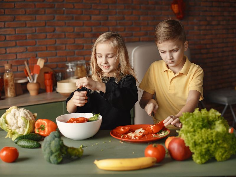 Trẻ thích ở nhà quây quần bên gia đình