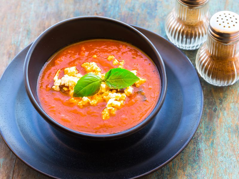 Rèn bé ăn rau - Trận chiến "khốc liệt" của mọi gia đình! 4 Súp cà chua tuyệt hảo cho bé.