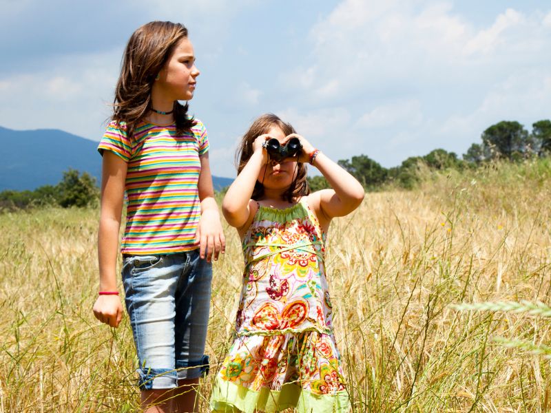 Kỹ năng quan sát giúp trẻ tập trung vào chi tiết và cảm nhận môi trường xung quanh