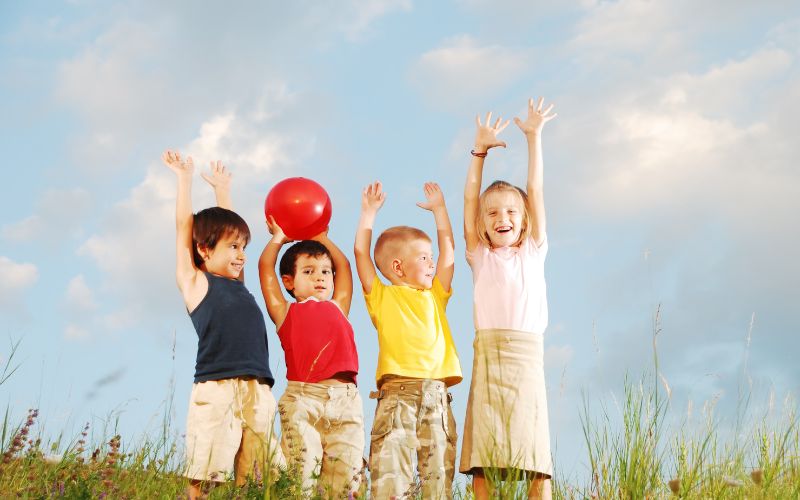 Sau 5 phút đội chơi phá được nhiều bóng nhất sẽ giành chiến thắng