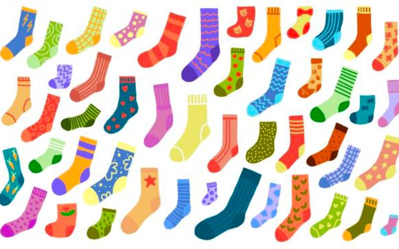 Các đội chơi tìm các đôi bít tất của nhau và cuộn tròn chúng lại