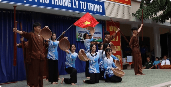 TRƯỜNG THPT LÝ TỰ TRỌNG