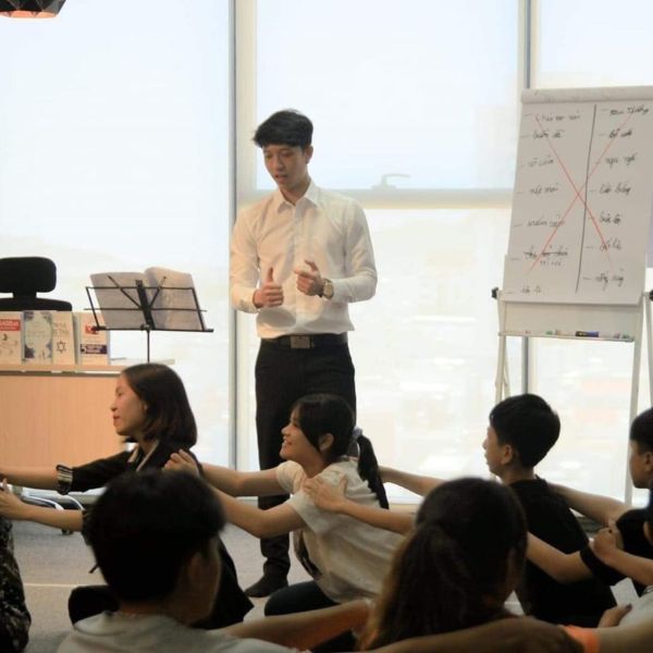 Trainer Nguyễn Hoàng Thiện