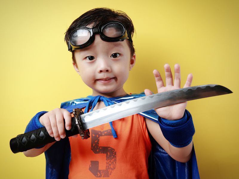 Những trò chơi bạo lực cũng mang lại rất nhiều lợi ích nếu được kiểm soát đúng cách vì hóa thân giống những người tài giỏi để ngăn chặn và tiêu diệt cái xấu