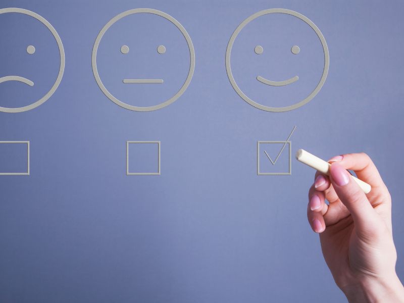 Dạy con cách kiểm soát cảm xúc, tránh ứng xử tổn thương người xung quanh